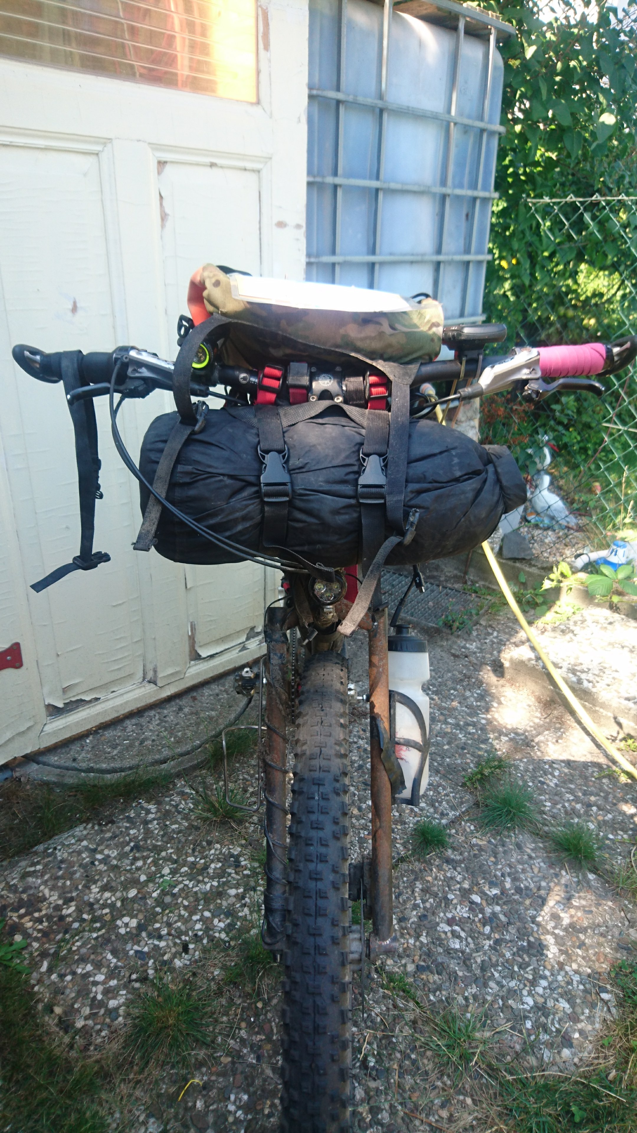 Sleeping setup on handlebar harness 